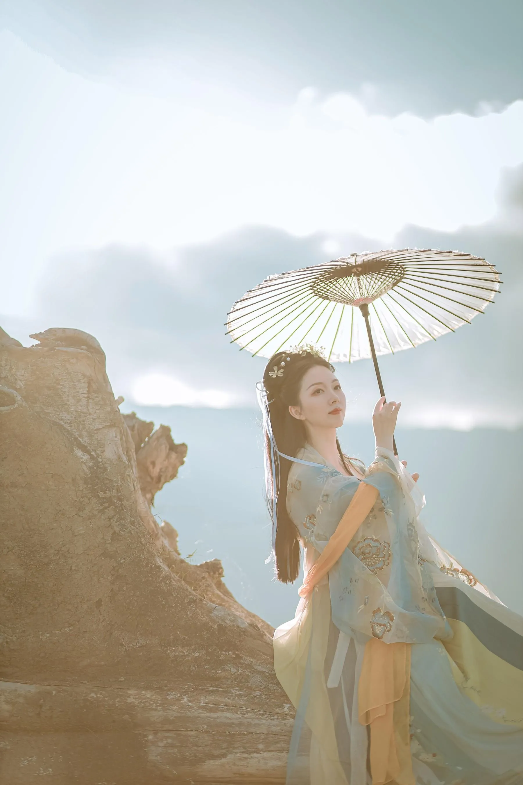 [YITUYU艺图语]2022.02.05 玉肌伴轻风 阿兰 [24P]插图2